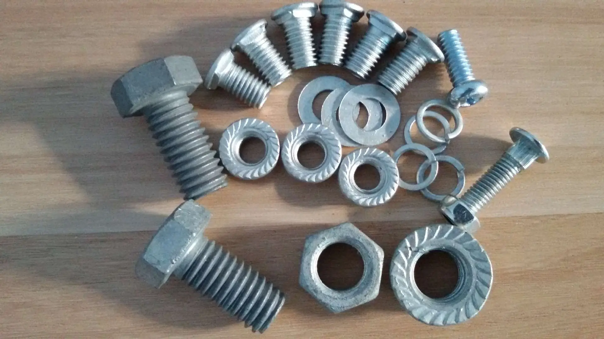 The reason for using hot dip galvanized flange nuts despite defects