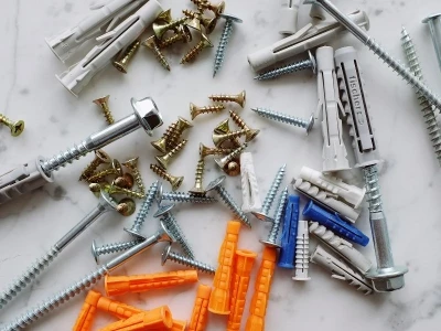 What are the common screw problems?